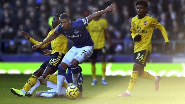 Steward Mirip Mourinho di Laga Everton Jadi Guyonan Netizen