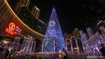 Kerlap-kerlip Pohon Natal Raksasa Hiasi Mal di Ibu Kota