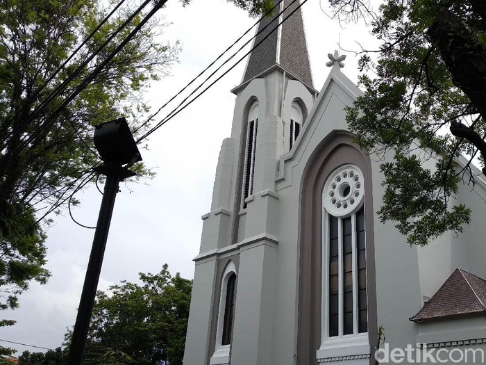 Gereja tua di Kota Bandung.