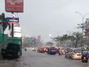 Depok Diguyur Hujan Deras, Jalan Margonda Sempat Digenangi Banjir