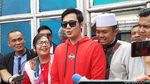 Wajah Bahagia Kriss Hatta Keluar dari Bui