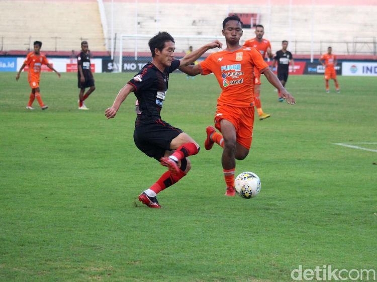 Persipura Vs Borneo FC Imbang di Sidoarjo