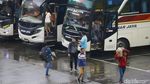 Suasana H-3 Natal di Terminal Kampung Rambutan