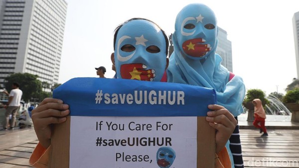Aksi Mengecam Kekerasan Terhadap Muslim Uighur