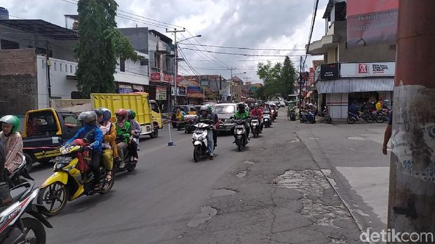 Libur Nataru, Jalur Wisata Garut Mulai Diserbu Motor dan Bus