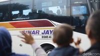 Antusiasme masyarakat menggunakan bus masih sangat tinggi.