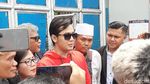 Wajah Bahagia Kriss Hatta Keluar dari Bui