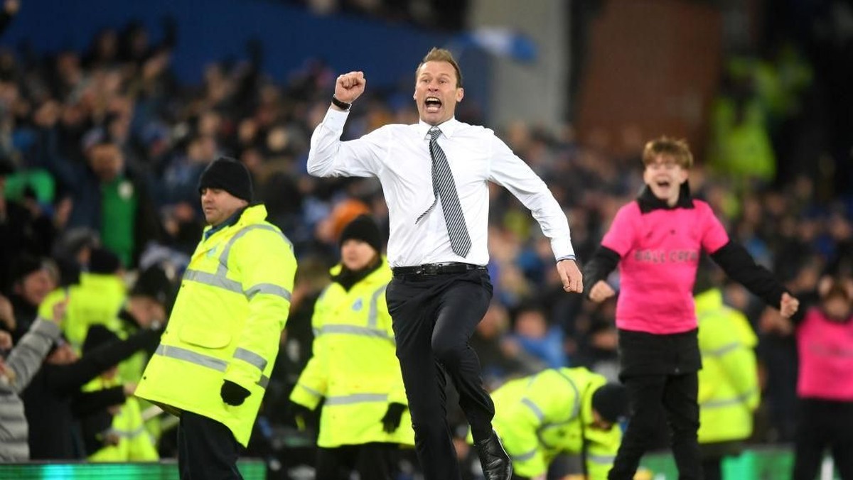Duncan Ferguson berharap bisa banyak belajar dari Carlo Ancelotti (Foto: Michael Regan/Getty Images)