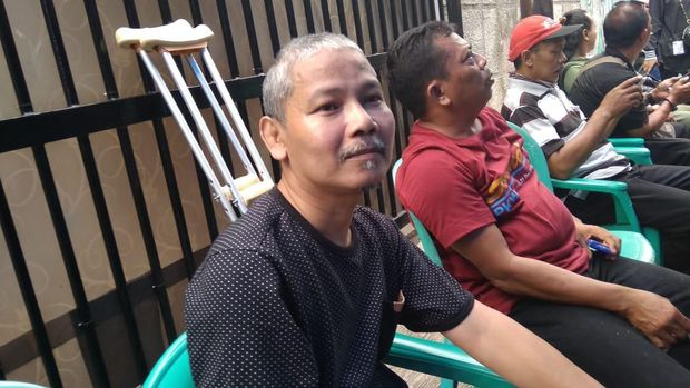 Adik korban, Firmansyah.