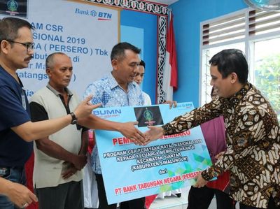 Berbagi Kasih Natal dengan Keluarga Kurang Mampu