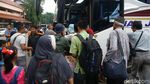 Suasana H-3 Natal di Terminal Kampung Rambutan