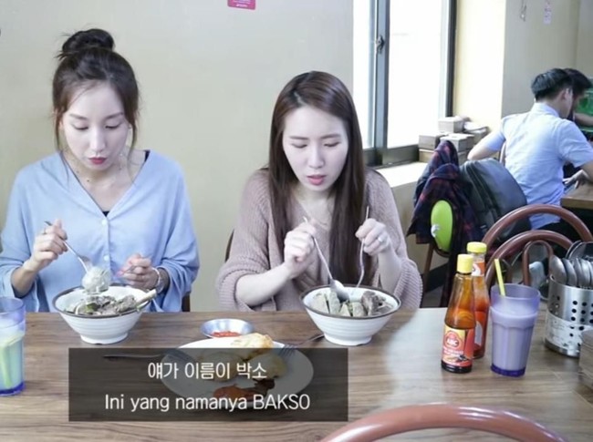 Momen Pertama Cicip Bakso, Orang-orang Korea Ini Ketagihan!