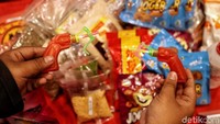 Diamankannya sejumlah makanan yang tak layak edar tersebut untuk memberikan rasa aman kepada masyarakat untuk mengonsumsi sejumlah makanan menjelang Natal dan Tahun Baru 2020.