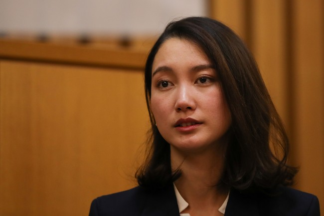 Shiori Ito menjadi simbol vital MeToo atau gerakan wanita mengungkap peristiwa pelecehan seksual yang dialami mereka. Pada 2017, ia melapor polisi sebelum akhirnya membuka kasusnya pada publik. Di Jepang, masalah tersebut sempat menjadi perbincangan hangat seperti kasus Harvey Weinstein di Amerika Serikat. Foto: Getty Images