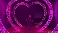 Inilah wahana baru untuk menyambut liburan Natal dan Tahun Baru di Kota Batu, Jawa Timur. Namanya Milenial Glow Garden. (Muhammad Aminudin/detikcom)