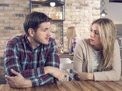 Ramalan Zodiak Cinta 23 Desember Aquarius Jangan Curiga, Libra Jalin Komunikasi