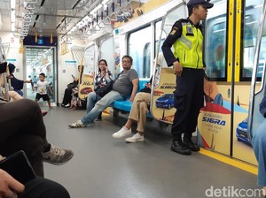 Lagi Liburan Akhir Tahun, Yuk Keliling Jakarta Naik MRT