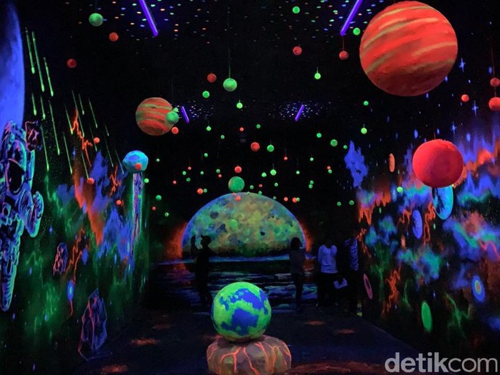 Milenial Glow Garden