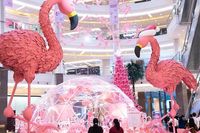 8 Pohon Natal di Mal Jakarta, Bertema Harry Potter Hingga Flamingo