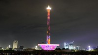 Beginilah Suasana video mapping di monas, Jakarta, Minggu (22/12/2019) malam. Pertunjukan video mapping itu memang digelar dalam rangka menyambut libur Natal dan Tahun Baru di pelataran sisi barat Tugu Monas, mulai 22 Desember hingga 31 Desember 2019.  Foto: Zakir Palkon