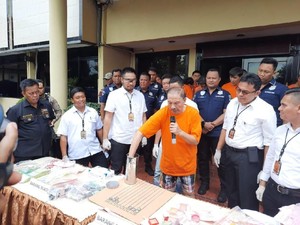Geger Judi Diiringi Penyanyi di Seasons City