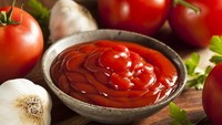 Beberapa orang menyimpan saus di kulkas, padahal cara ini tidak tepat. Sebuah produsen saus sambal terkenal di Amerika Serikat bahkan bilang menyimpan saus sambal di kulkas adalah hal sia-sia.