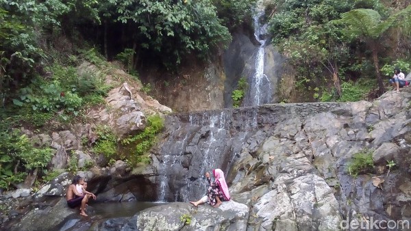 Potret Air Terjun Cantik di Kudus untuk Liburan Akhir Tahun