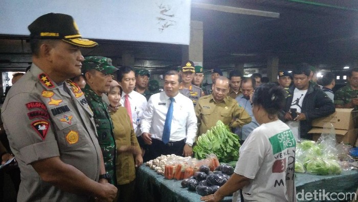 Kapolda Sumut, Pangdam, dan Sekda Sidak Pasar, Tinjau Harga Pangan di Medan