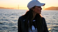 Stephanie saat menikmati senja di Jembatan Golden Gate Bridge, Amerika Serikat (Instagram/itsstephrice) (Instagram/itsstephrice)