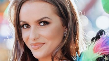 Miss America sejak 2 tahun terakhir berubah konsep. Kontes baju renang dan gaun malam diganti dengan unjuk bakat dan wawancara intensif. Camille pun menjadi pemenangnya (camilleschrier/Instagram)