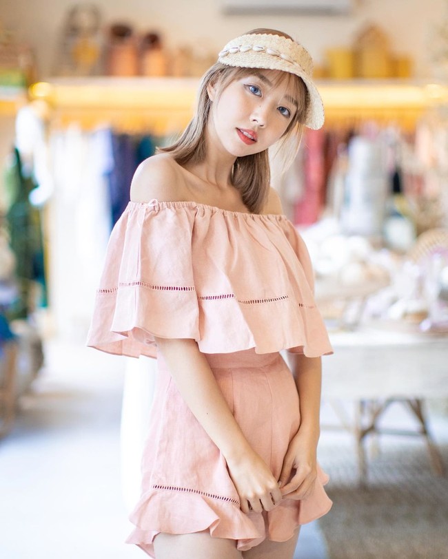 Orangtua Sunny sendiri sampai saat ini masih tinggal di Bali. Tak heran jika Sunny masih sering bolak-balik ke Indonesia.  Foto: Instagram sunnydahye