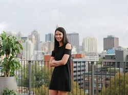 Sosok Wanita Cantik yang Kaya Raya Berkat Aplikasi Canva