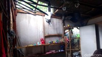 Tak ada korban jiwa akibat kejadian tersebut. Namun, kerugian yang ditimbulkan mencapai ratusan juta rupiah.