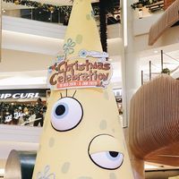 8 Pohon Natal di Mal Jakarta, Bertema Harry Potter Hingga Flamingo