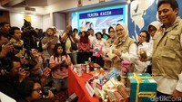Razia makanan tak layak edar itu dilakukan di 33 Provinsi seluruh Indonesia. Total harga makanan tersebut ditaksir mencapai miliaran rupiah.