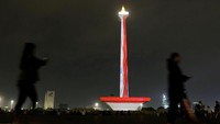 Dalam buku Sahabat Lama, Era Baru yang diterbitkan oleh KBRI Moskow dan ditulis Tomi Lebang, disebutkan bagaimana mesranya hubungan Indonesia dan Rusia di era Presiden Soekarno. Pembangunan Monumen Nasional (Monas) yang merupakan ide Presiden Soekarno misalnya, itu merupakan bantuan Rusia yang pada saat itu adalah Uni Soviet. Zakir Palkon/detikcom