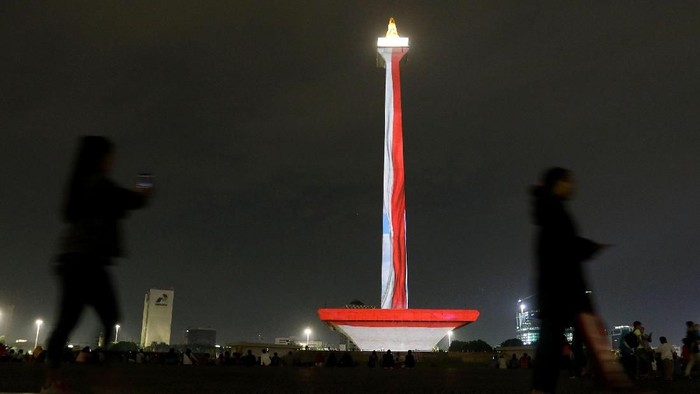 Indahnya Video Mapping di Monas Suasana video mapping di monas, Jakarta, Minggu (22/12/2019). Pertunjukan video mapping itu akan berlangsung di pelataran sisi barat Tugu Monas, pada 22 Desember hingga 31 Desember 2019.
