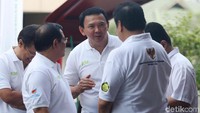 Ahok hadir di SPBU Pertamina, Jalan MT Haryono, Jakarta Selatan untuk mendampingi Presiden Jokowi meresmikan implementasi program biodiesel 30% atau B30. Selain Ahok, peresmian itu juga dihadiri oleh Wakil Menteri BUMN Budi Gunadi Sadikin.