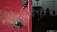 Gereja Tugu telah ditetapkan menjadi cagar budaya oleh pemerintah. Menjelang Natal banyak warga yang berziarah dan membersihkan makam di kawasan Gereja Tugu tua tersebut.