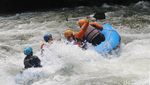 Rafting Seru di Pekalongan, Menaklukkan Sungai Sengkarang