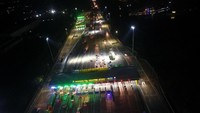 Foto udara memperlihatkan lancarnya gerbang tol.