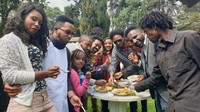 KBRI bersama Darma Wanita Persatuan (DWP) KBRI Addis Ababa juga menyelenggarakan lomba memasak nasi goreng. Yang sangat menarik, sejumlah pemuda Ethiopia yang tergabung dalam enam tim campuran dengan masyarakat Indonesia ikut dalam lomba dan menang.