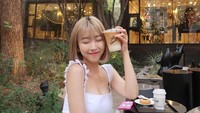 Soal pendidikan, Sunny jadi orang Korea pertama yang lulus dari Fakultas Hukum Universitas Gadjah Mada (UGM). Ia pun bangga dengan pencapaian ini. Foto: Instagram sunnydahye