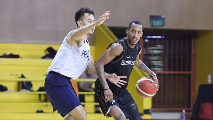 Pemain Bima Perkasa David Seagers dalam laga uji coba di Jakarta. (Foto: dok. Bima Perkasa) Pemain Bima Perkasa David Seagers dalam laga uji coba di Jakarta. (Foto: dok. Bima Perkasa)