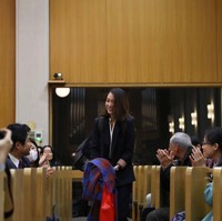 Noriyuki Yamaguchi sendiri merupakan seorang pemegang posisi tinggi. Ia adalah kepala biro Washington untuk Tokyo Broadcasting System dan biographer Shinzo Abe kala itu. Atas tuduhan Ito, Yamaguchi pun mengelak dan dua bulan setelah investigasi, para jaksa menghentikan kasus itu. Foto: Getty Images