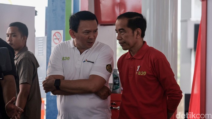 Ahok dampingi Jokowi saat meresmikan implementasi B30 (Andhika/detikcom)