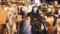 Di Austria, dan negara Eropa lainnya, natal tidak hanya diisi dengan berbagai makanan enak dan cokelat saja. Tapi juga diisi dengan Krampus, atau Santa Jahat yang ikonik dan menyeramkan. Foto: Istimewa