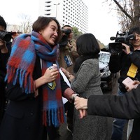 Perlu waktu yang tidak sebentar untuk akhirnya Yamaguchi akhirnya terbukti bersalah. Ito pun memenangkan kasus dan dianggap berjasa karena menjadi pelopor bagi para wanita untuk melaporkan tindakan pelecehan seksual. Setelah itu, dikatakan jika semakin banyak kasus pemerkosaan yang diusut ke polisi. Foto: Getty Images