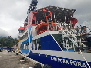Jelang Nataru, Kapal Pora Pora Mulai Dioperasikan di Danau Toba