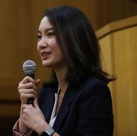 Jurnalis Shiori Ito memenangkan tuntutan pemerkosaan yang dilakukan oleh Nariyuki Yamaguchi, seorang teman baik dan biographer Perdana Menteri Shinzo Abe. Ia baru saja memenangkan kasus itu dan mendapat kompensasi senilai ratusan $30 ribu atau sekitar Rp 491 jutaan. Ito pun dianggap sebagai salah satu pahlawan yang mempelopori gerakan MeToo di Jepang. Foto: Getty Images